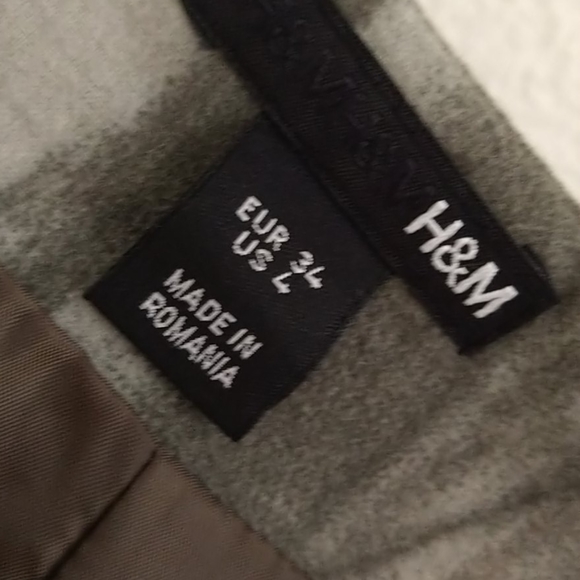 H&M Skirt sage green with Gold accents sz 4 - Picture 9 of 10